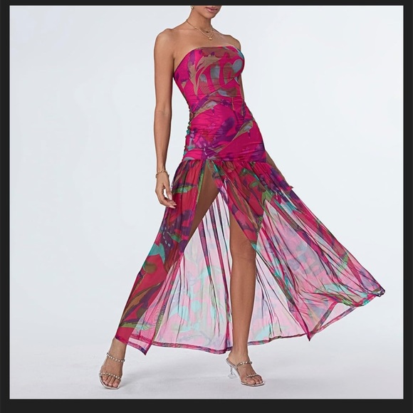 Elegant Strapless Floral Dress - Picture 7 of 11